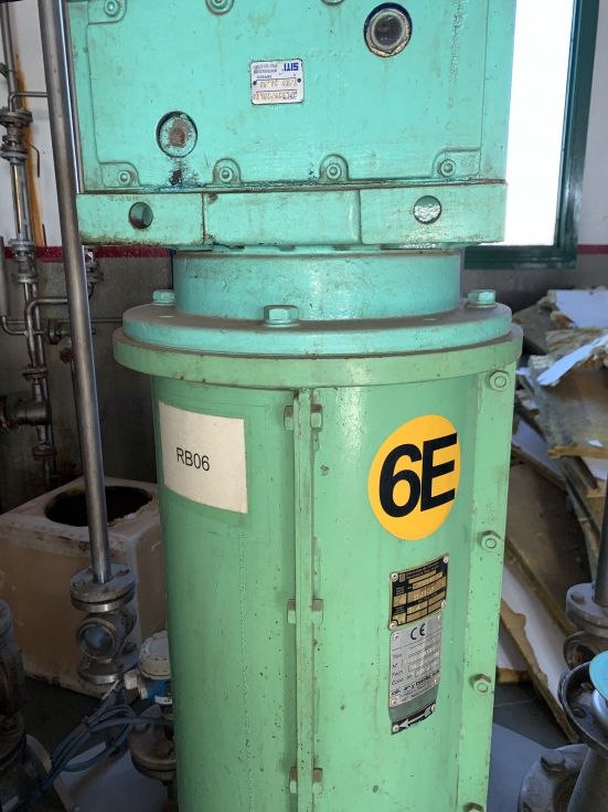 Reactor oliver y batlle acero inoxidable 316 3800 litros con agitacion y media caña de segunda mano