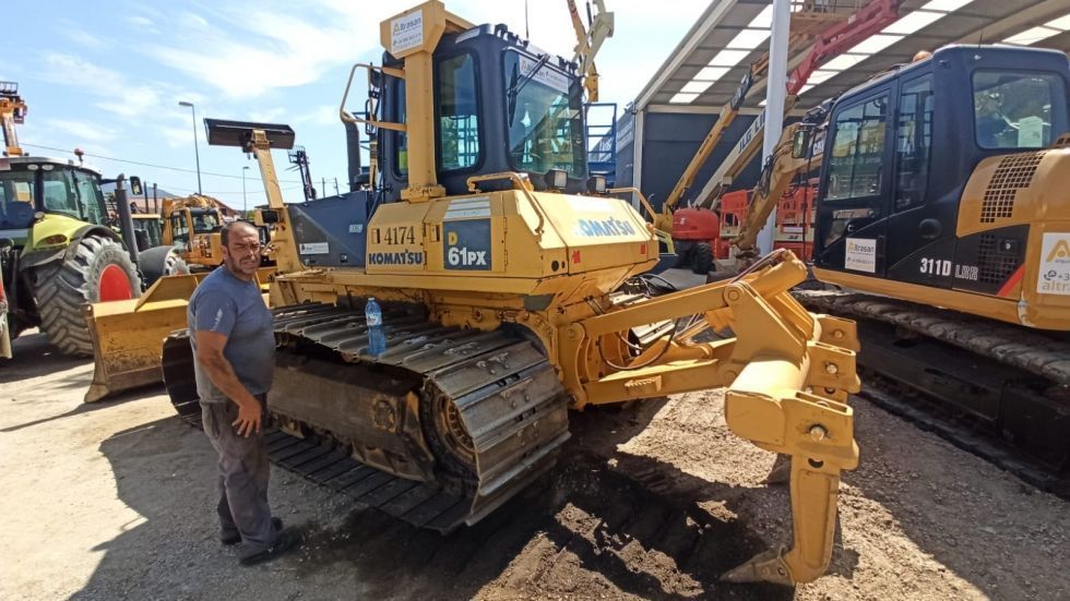 Segunda mano BULLDOZER SOBRE ORUGAS 19 Tn Komatsu (JapÃ³n) D61PX-15E0 usado  / segunda mano en venta