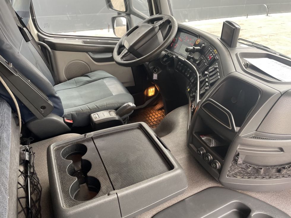 Camión grúa caja basculante Volvo FM 400 HIAB 211-5 HIPRO