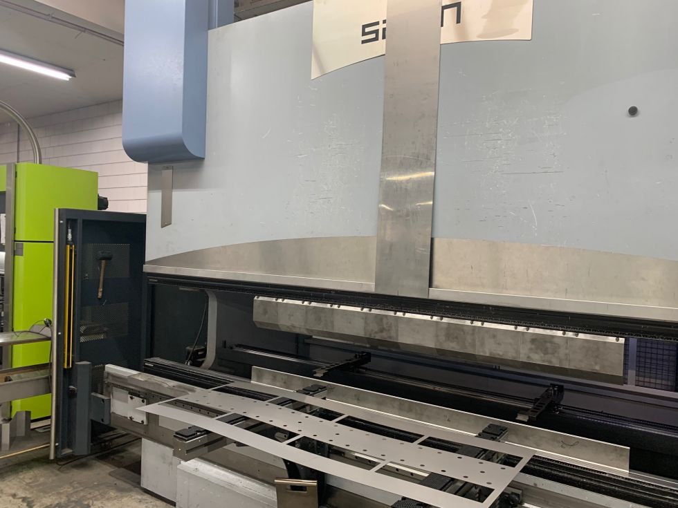 SAFAN DARLEY - H-Brake 240 – 4100 CNC Pressbrake 4100 x 240 T with 6 Axis = Mach4metal 6950