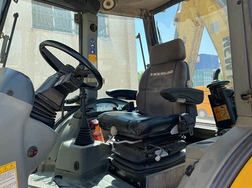 retroexcavadora New Holland 115, 2008