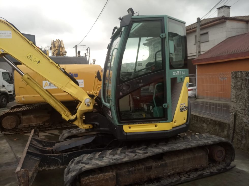 MINIEXCAVADORA 8 Tn