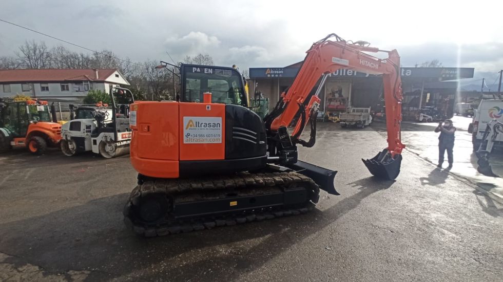 MINIEXCAVADORA 9 Tn