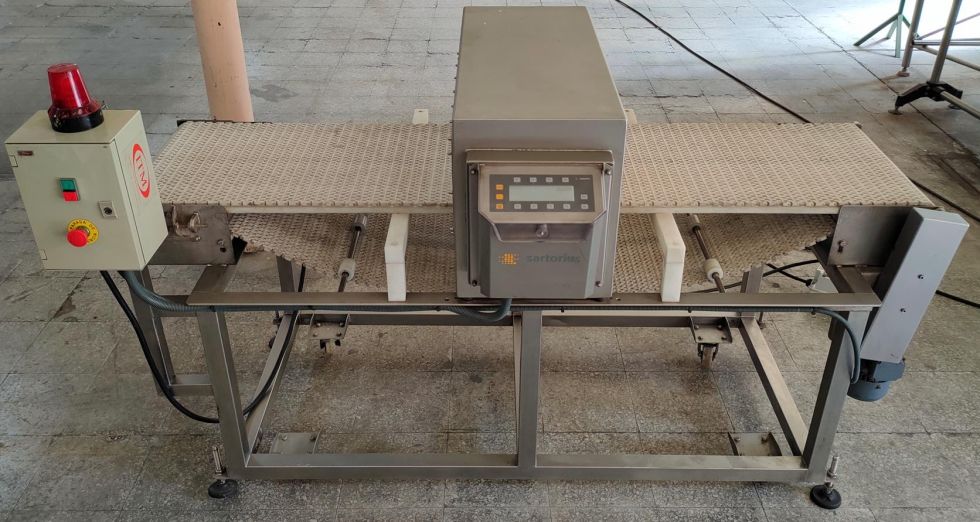 Segunda mano Detector de metales con cinta transportadora SARTORIUS MDP-C  60x20 HDF usado / segunda mano en venta