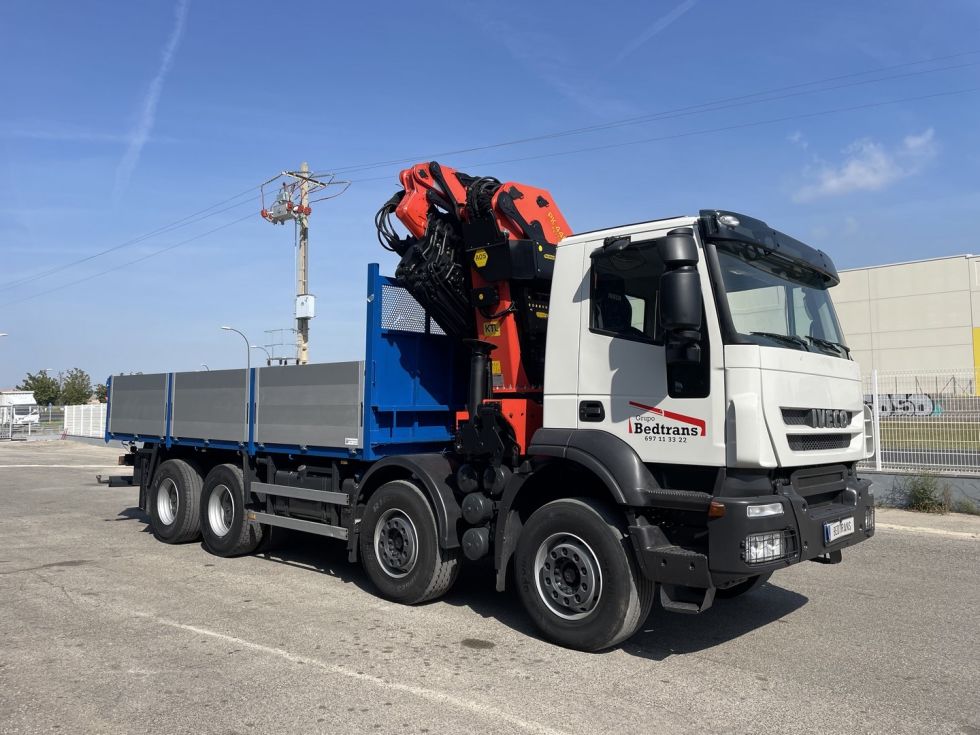 Camion grua Iveco Trakker 410 Palfinger 44002 + jib