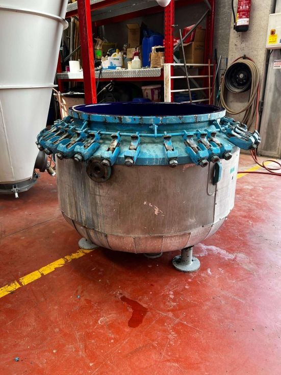 Reactor de dietrich esmaltado 290 litros con agitacion y camisa de segunda mano