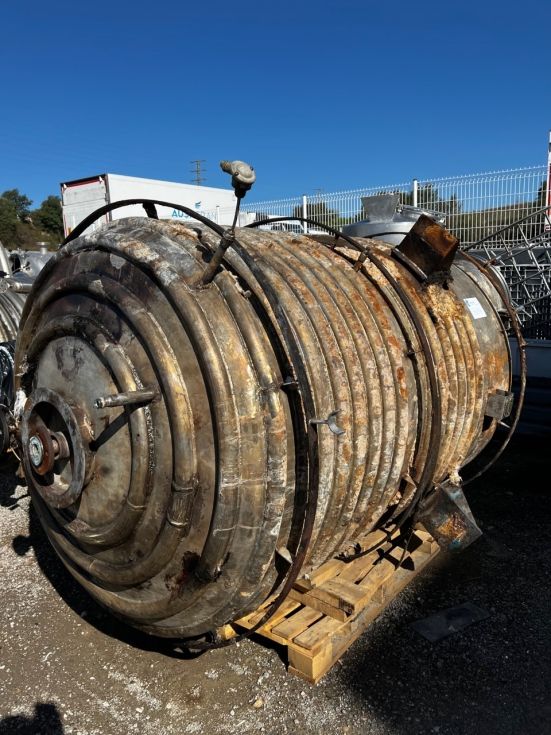 Reactor acero inoxidable 3200 litros con agitacion y media caña de segunda mano