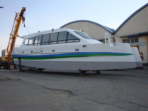 Barco de pasajeros de 14,55 m de eslora