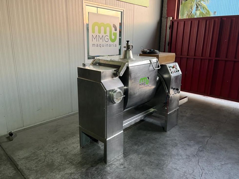 Amasadora de carne 250 litros talleres vall en ainox con cargador de carros incorporado