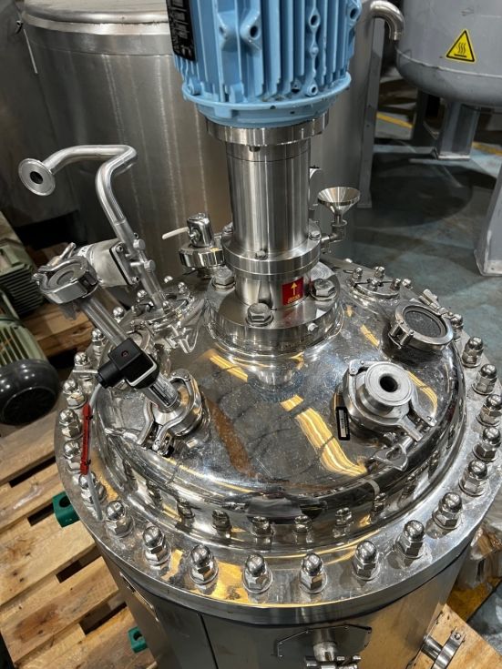 Reactor sofast acero inoxidable 316l 130 litros con camisa, agitación y calorifugado de segunda mano