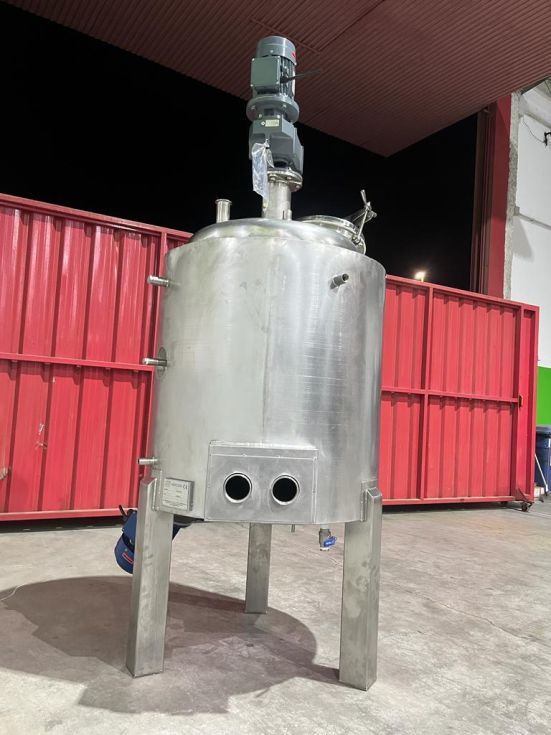 Depósito reactor 250 litros con emulsor y resistencias eléctricas