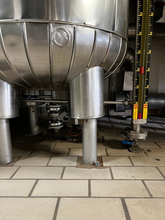 Reactor justinox acero inoxidable 610 litros con media caña y calorifugado de segunda mano