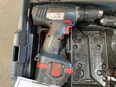 BOSCH 2 Cordless Screwdrivers
