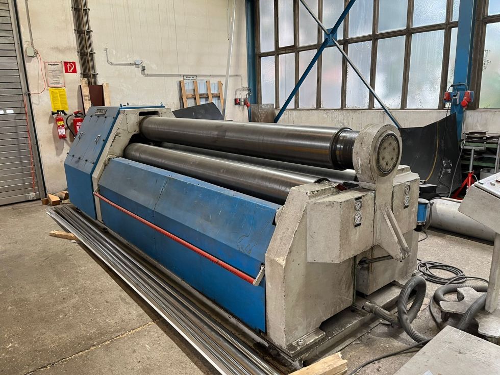 3 roll plate bender STOLTING - SRAH MACH-ID 7648 Make: STOLTING Type: SRAH Year: 2000