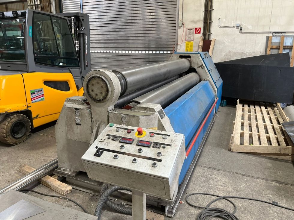 3 roll plate bender STOLTING - SRAH MACH-ID 7648 Make: STOLTING Type: SRAH Year: 2000