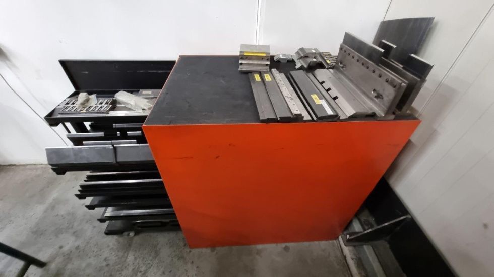 Amada ASTRO 100-NT HDS 1030 - CNC Bending Center