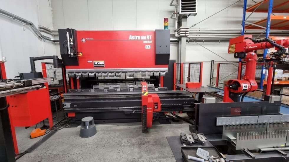 Amada ASTRO 100-NT HDS 1030 - CNC Bending Center