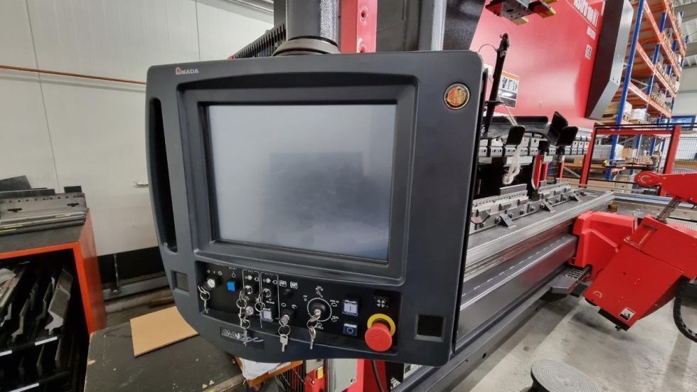 Amada ASTRO 100-NT HDS 1030 - CNC Bending Center