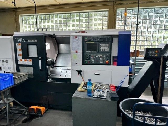 CNC Lathe with c-axis HYUNDAI WIA - 210 LMA