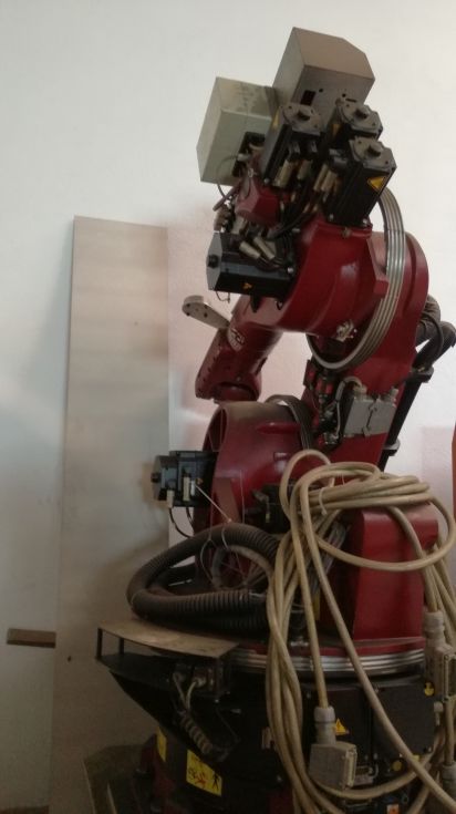 Robot articulado kuka/wittmann