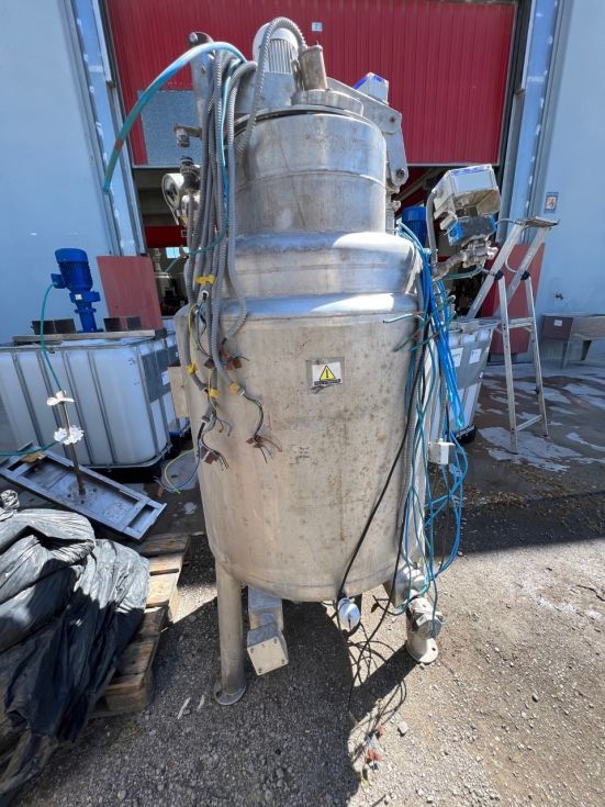 Reactor bachiller acero inoxidable 300 litros con agitacion y camisa de segunda mano