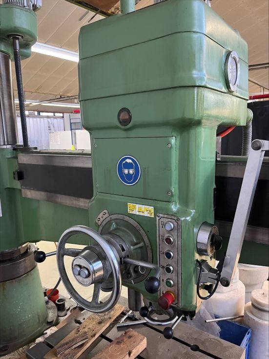 Radial arm drill RF 50 / 1600 MACH-ID 7692 Type: RF 50 / 1600 Year: 1990