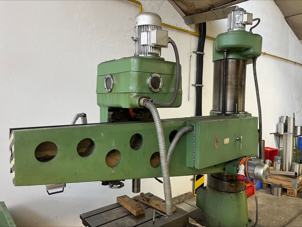 Radial arm drill RF 50 / 1600 MACH-ID 7692 Type: RF 50 / 1600 Year: 1990