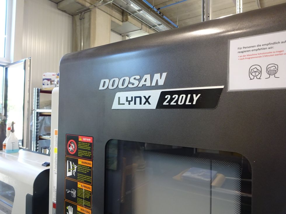 CNC Lathe with y-axis DOOSAN - LYNX 220 LYC