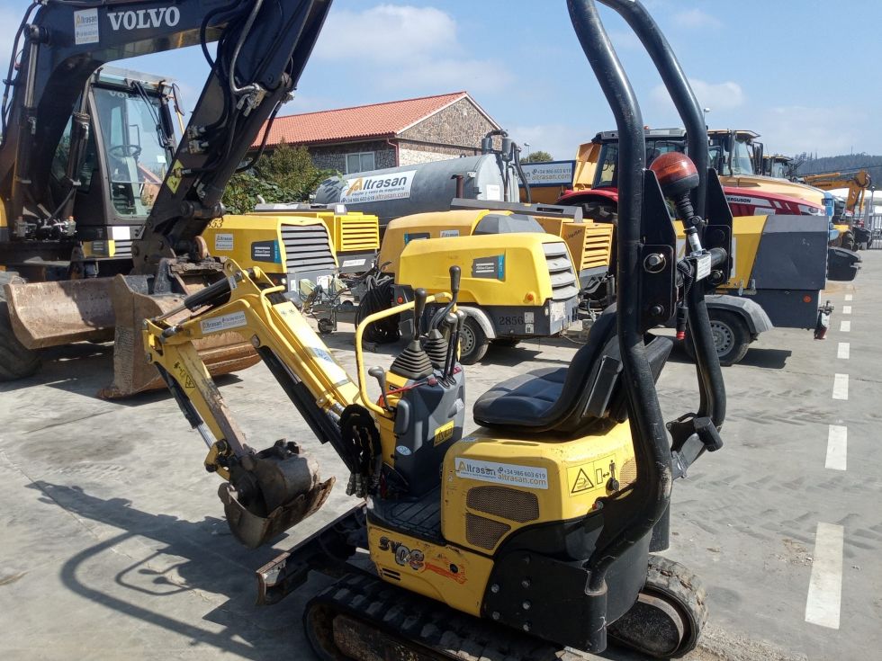 MINIEXCAVADORA 1 Tn