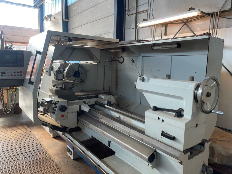 Teach-in lathe WEILER - E 110 / 2000 MACH-ID 7777 Make: WEILER Type: E 110 / 2000 Control: Siemens S