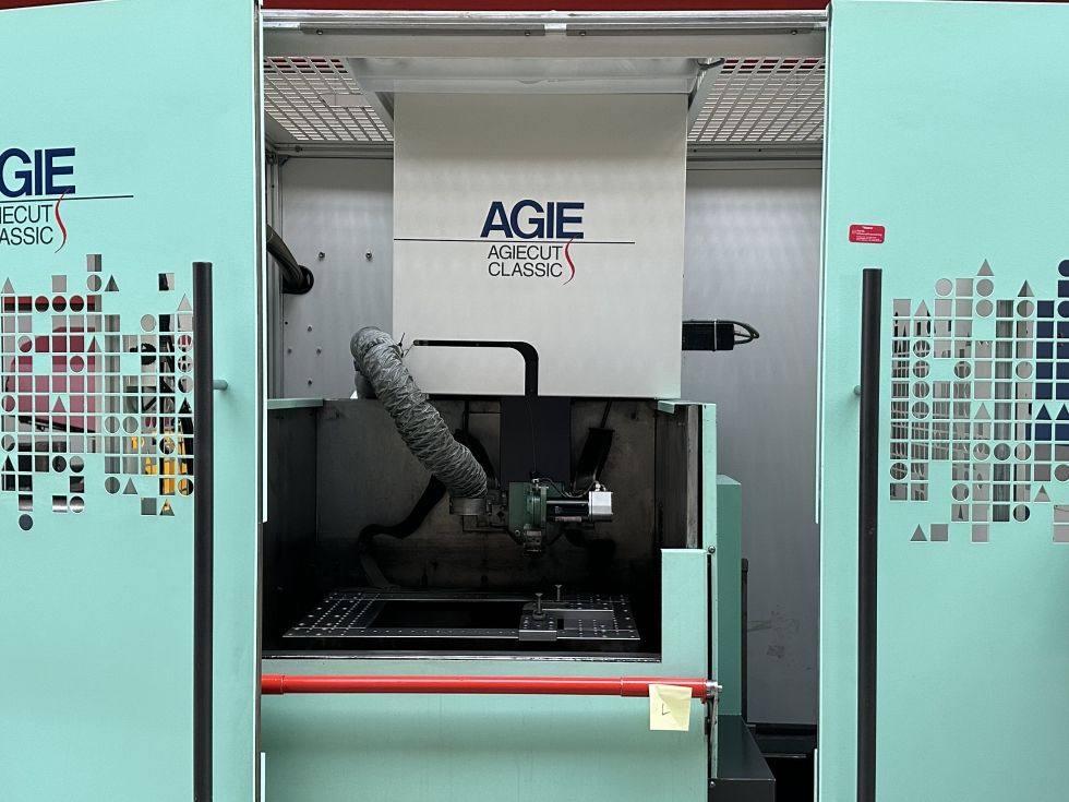 EDM machine Agie - Classic 2S MACH-ID 7628 Make: Agie Type: Classic 2S Year: 2001