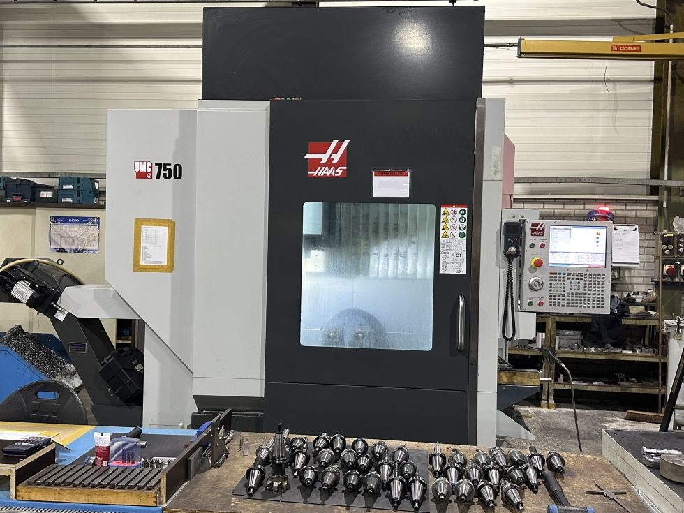 5-axis CNC machine (VMC) Haas - UMC-750 MACH-ID 8501 Make: Haas Type: UMC-750 Control: HAAS Year: 20