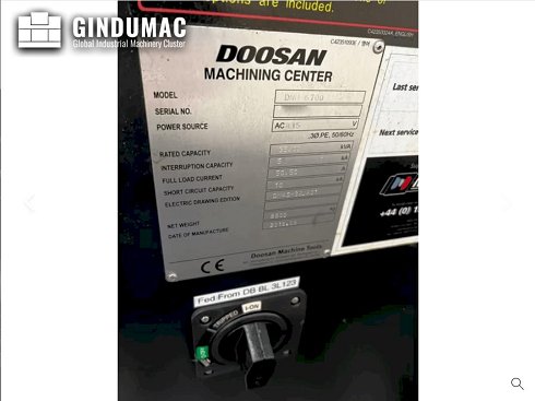 Centro de mecanizado vertical Doosan DNM 6700