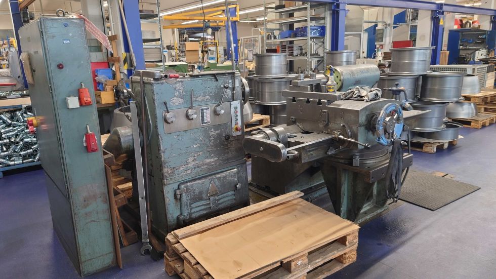 Spinning machine LEIFELD - PLB 1200 MACH-ID 8530 Make: LEIFELD Type: PLB 1200 Year: 1980