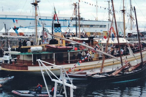 Barco de pasajeros de 30,05 m de eslora