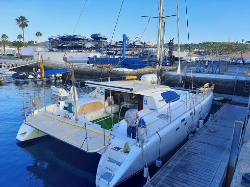 Catamaran à voile de 14,58 m de eslora