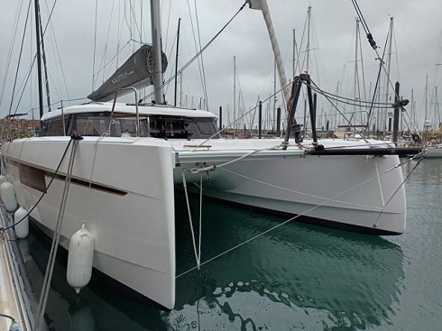 Catamaran à voile de 13,30 m de eslora