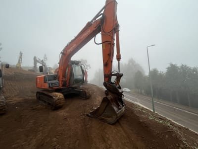 Excavadora HITACHI ZX130