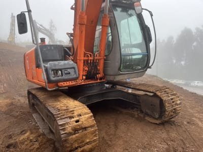 Excavadora HITACHI ZX130