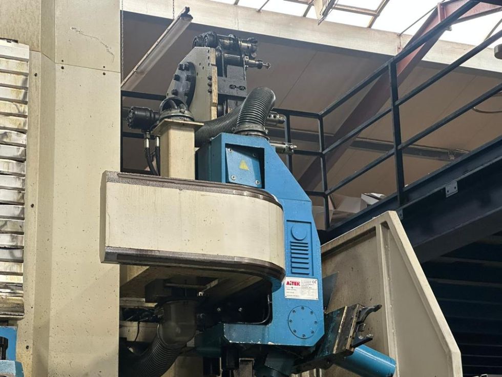 Bed type milling machine CME - MF 40 MACH-ID 8539 Make: CME Type: MF 40 Control: HeidenHain iTNC 530