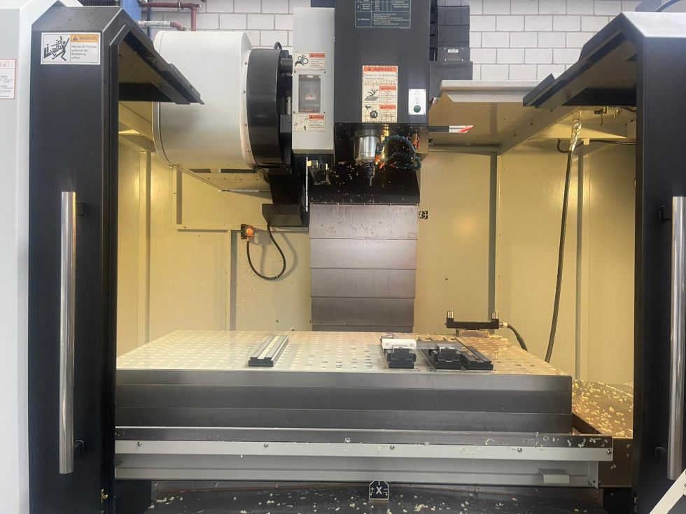 3-axis CNC machine (VMC) AWEA - BM 1400 MACH-ID 8554 Make: AWEA Type: BM 1400 Control: HeidenHain iT