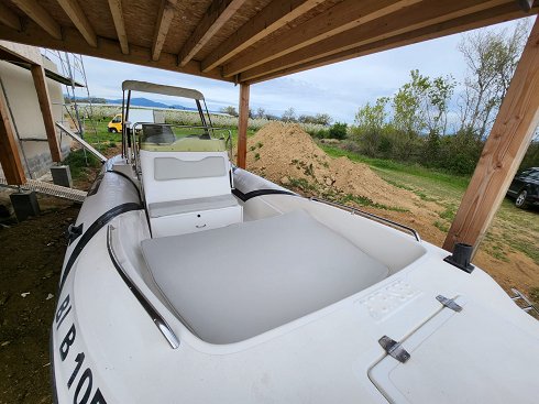 Barco de pasajeros de 5,70 m de eslora