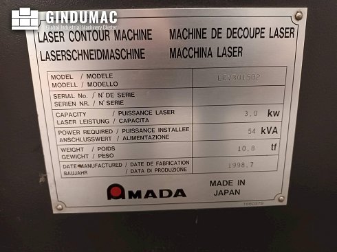 Máquina de corte por láser Amada LCV3015B2