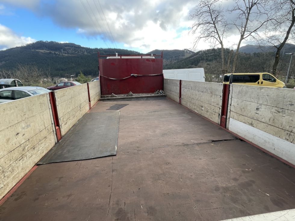 Camion caja abierta