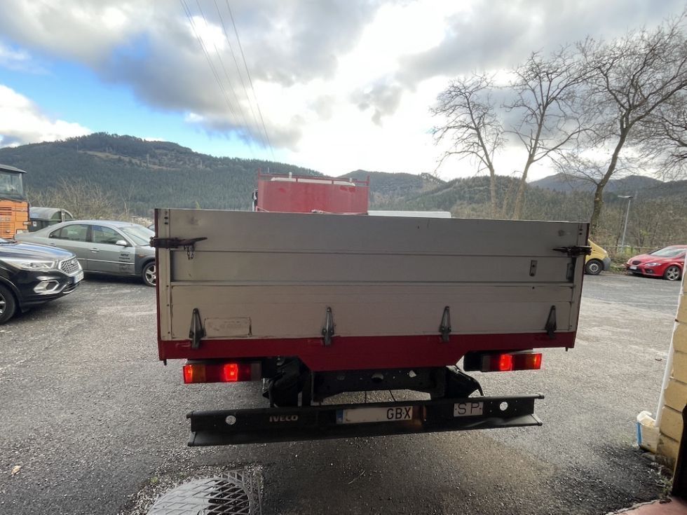 Camion caja abierta