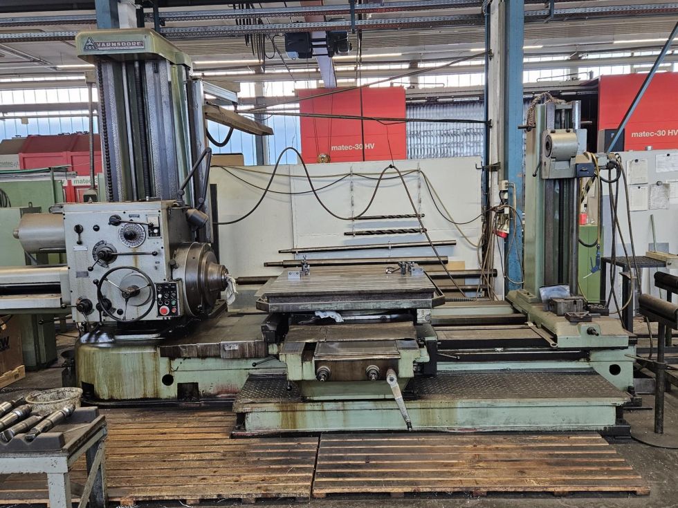 Table type boring mill TOS VARNSDORF - W 100 A MACH-ID 8613 Make: TOS VARNSDORF Type: W 100 A Year: