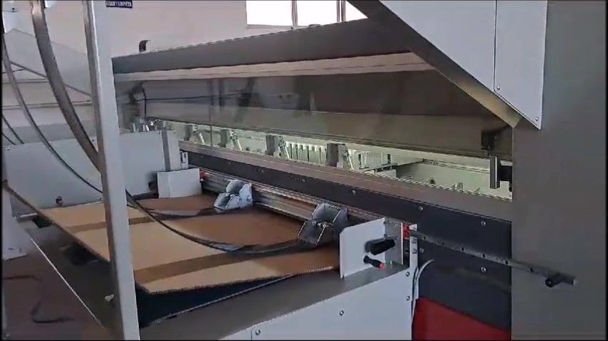 INTELPACK Máquinas para fabricar cajas de cartón a la medida