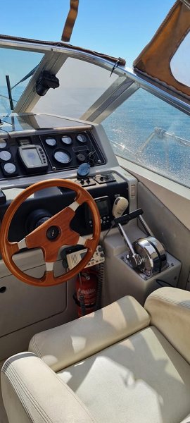 Open/runabout de 9,92 m de eslora