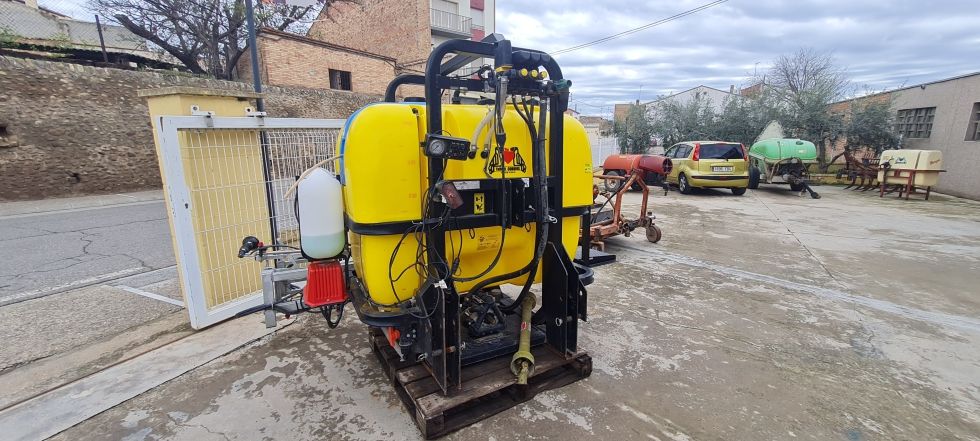 Pulverizador 1000 lts ocasion