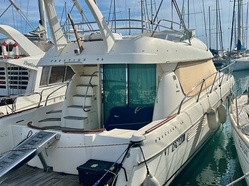 Barco de pasajeros de 14,55 m de eslora